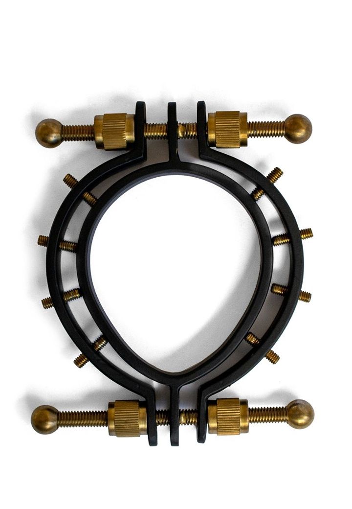 Pussy Clamp negro/oro - Elegancia e intensidad premium