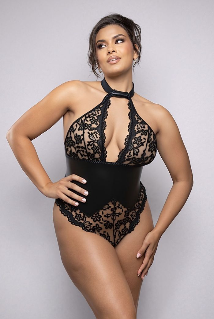 Body Wetlook en Kant: Halternek, Blote Rug, Sexy Vetersluiting