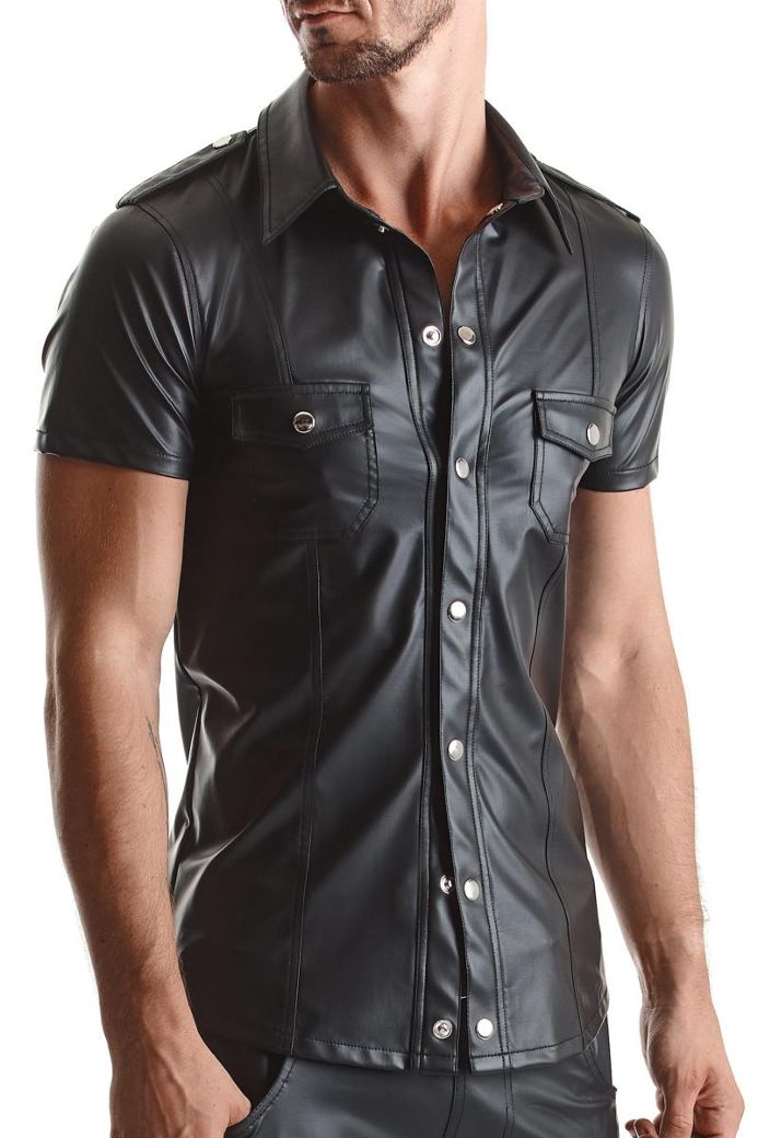 Black short-sleeved shirt